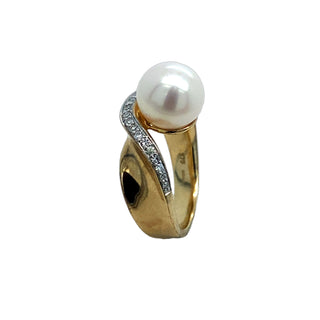 9K Yellow Gold Pearl & Diamond Ring